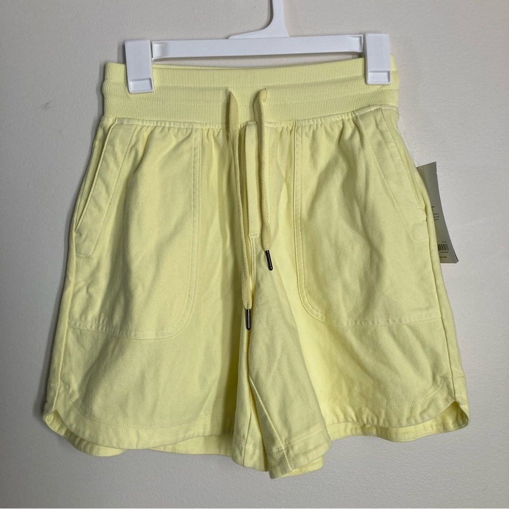 Athleta XXS Farallon MIDI Short Women's Shorts in Pastel Yellow New With Tags